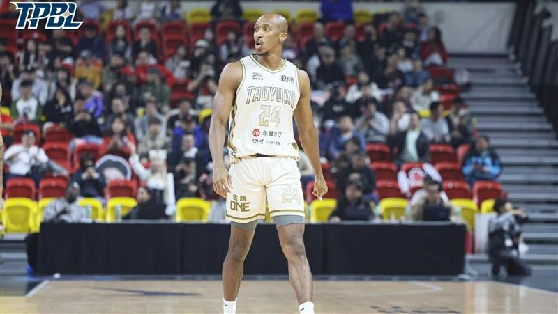 桃園雲豹火力全開!克羅馬生涯2000分達陣,18記三分彈轟垮海神