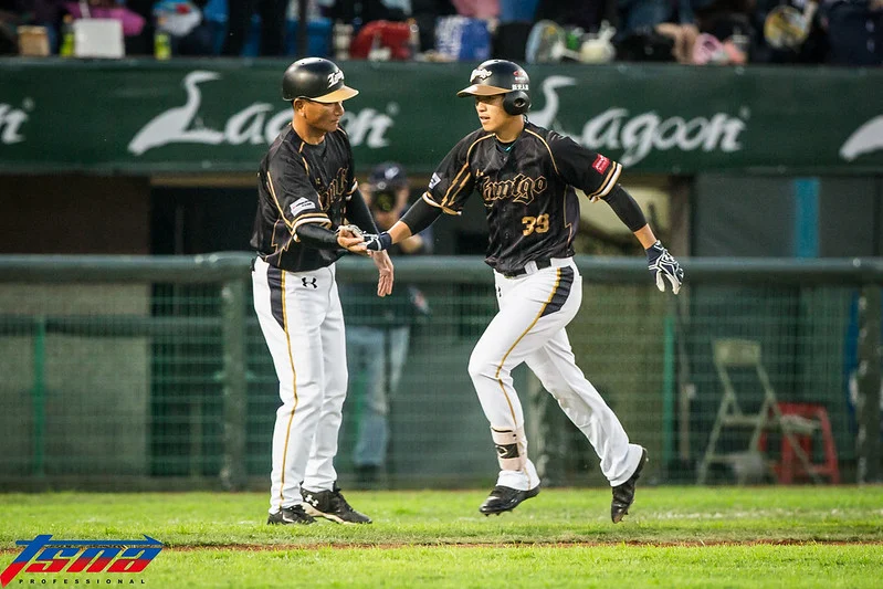 樂天桃猿林立歸期未定，麥斯威尼調整控球展現壓制力