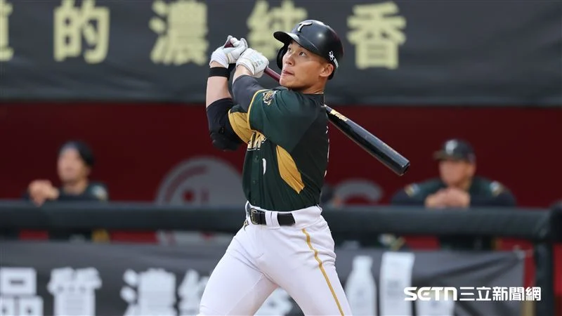 王柏融的恩師岩本賢一訪台！盛讚「大王」雙響砲表現