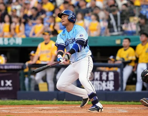 范國宸關鍵守備助富邦悍將逆轉勝，中信兄弟苦吞隊史最速6敗