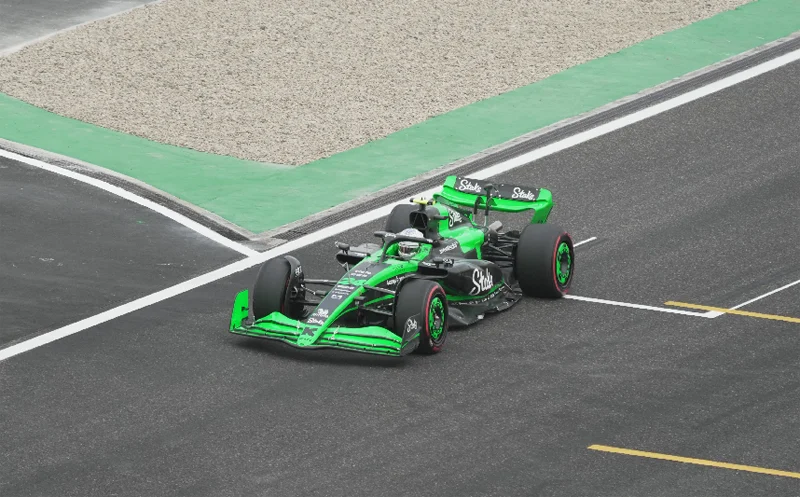 阿根廷 F1 賽車熱潮重燃：科拉平托返國展演，60 萬車迷湧入首都