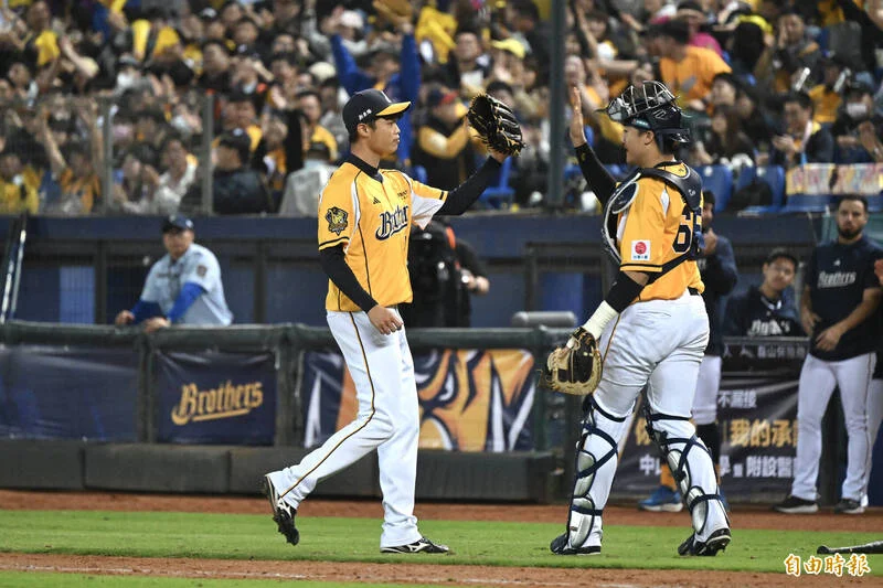 陳冠穎臨危受命，中信兄弟成功拆彈：生涯首次接手傷退隊友