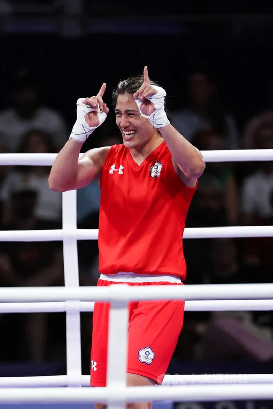 陳念琴拳擊亞錦賽帶傷奮戰，勇奪女子65公斤級首金，意義非凡