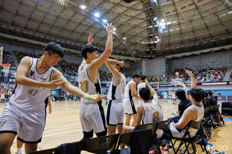 UBA 政大男籃締造六連霸王朝：徐得祈榮膺 FMVP，世代交替下的王者之路