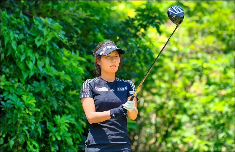 中國信託女子高球賽首輪戰況：石澄璇主場並列領先，群雌爭豔！