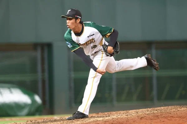 台鋼雄鷹閃電戰勝統一獅,林詩翔連22場救援成功追平本土紀錄