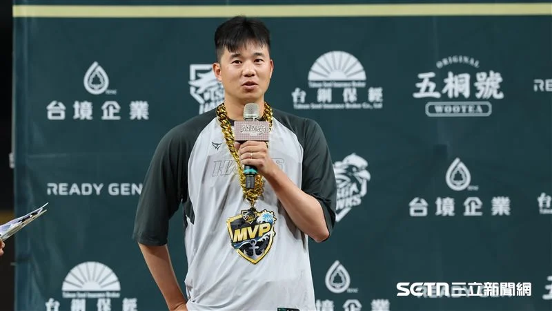 台鋼雄鷹黃子鵬攜手吳明鴻重現投捕默契，朱盟初登場注入新活力
