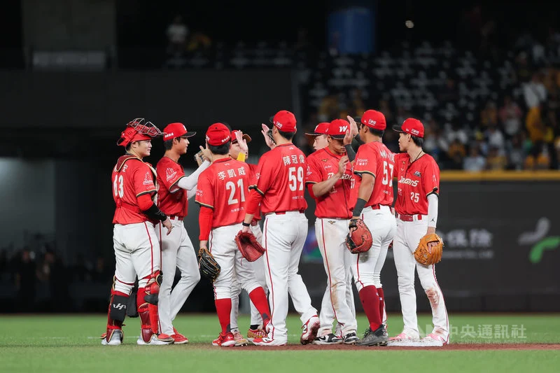 味全龍洋投風火輪8連勝幕後功臣：伍鐸的戰略價值