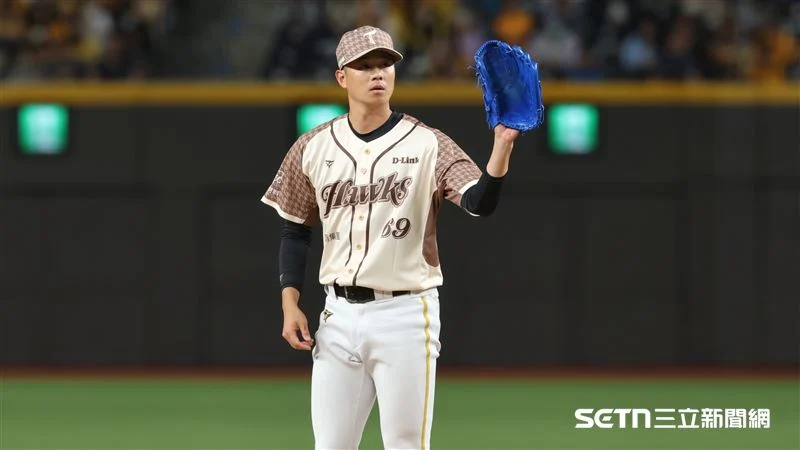 黃子鵬大巨蛋首勝！7局無失分助雄鷹完封兄弟，洪總讚譽有加