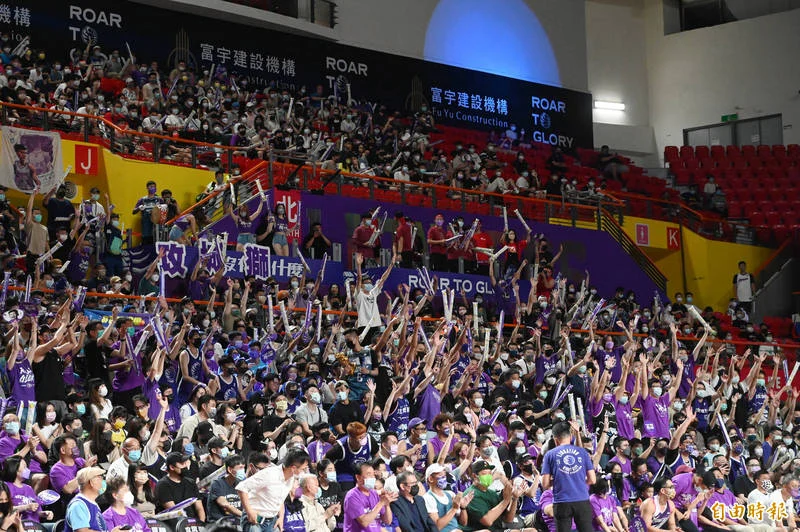 PLG季後賽:古德溫狂轟45分,勇士旗開得勝,獵鷹首戰告負
