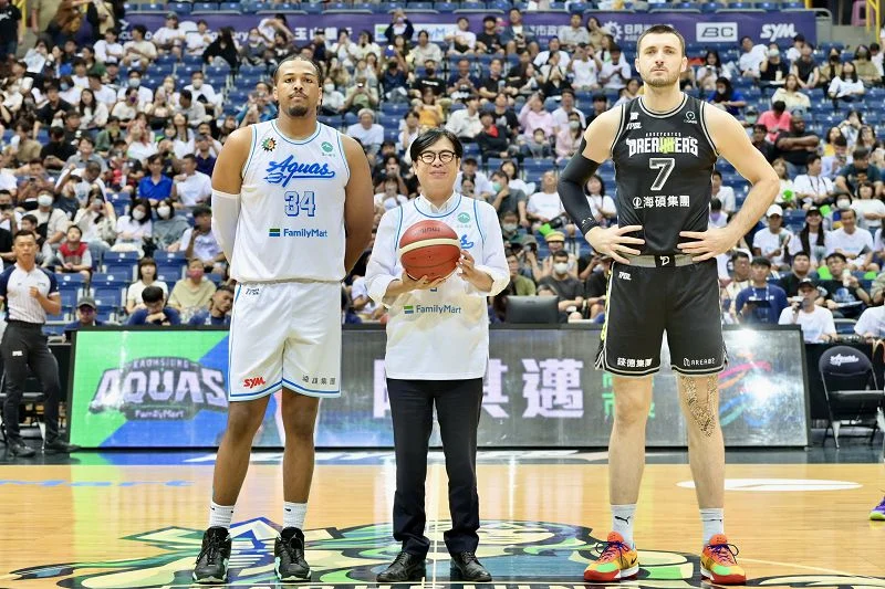 TPBL 雲豹季後賽首戰失利：克羅馬大三元難挽頹勢，國王旗開得勝